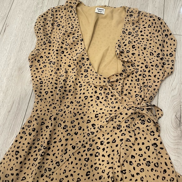 Sunday Best Aritzia Wrap Dress - Picture 8 of 11